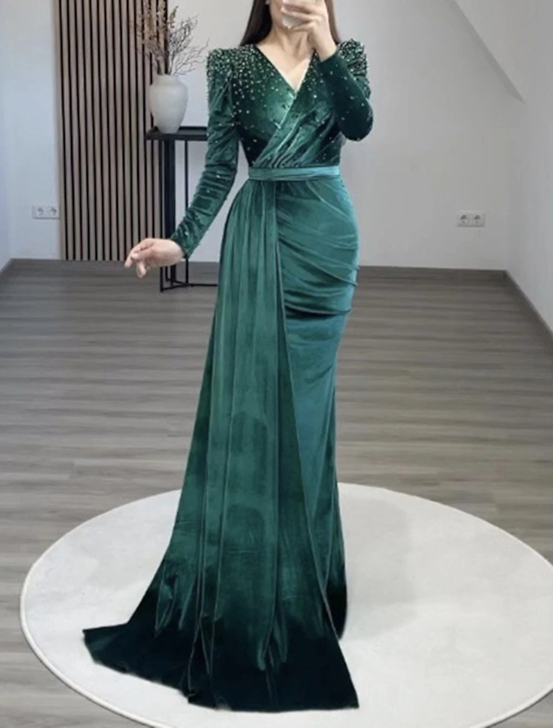 Meerjungfrau/Trompete Abendkleid, elegantes Kleid, formell, schwarze Krawatte, Gala, bodenlang, langärmelig, V-Ausschnitt, Herbst, Hochzeitsgast, Samt mit gerüschten Perlen